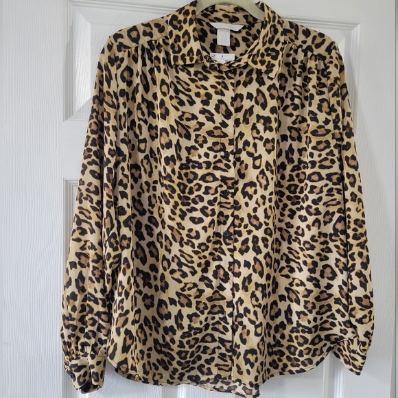 H&M Tops - H&M leopard print blouse
